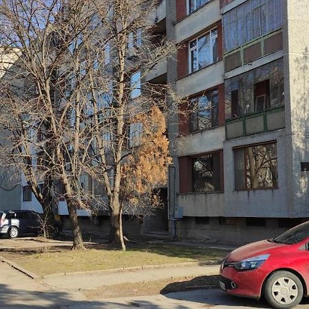 Уютен Апартамент В Търговище - 2 Спални И Кухня Exterior photo